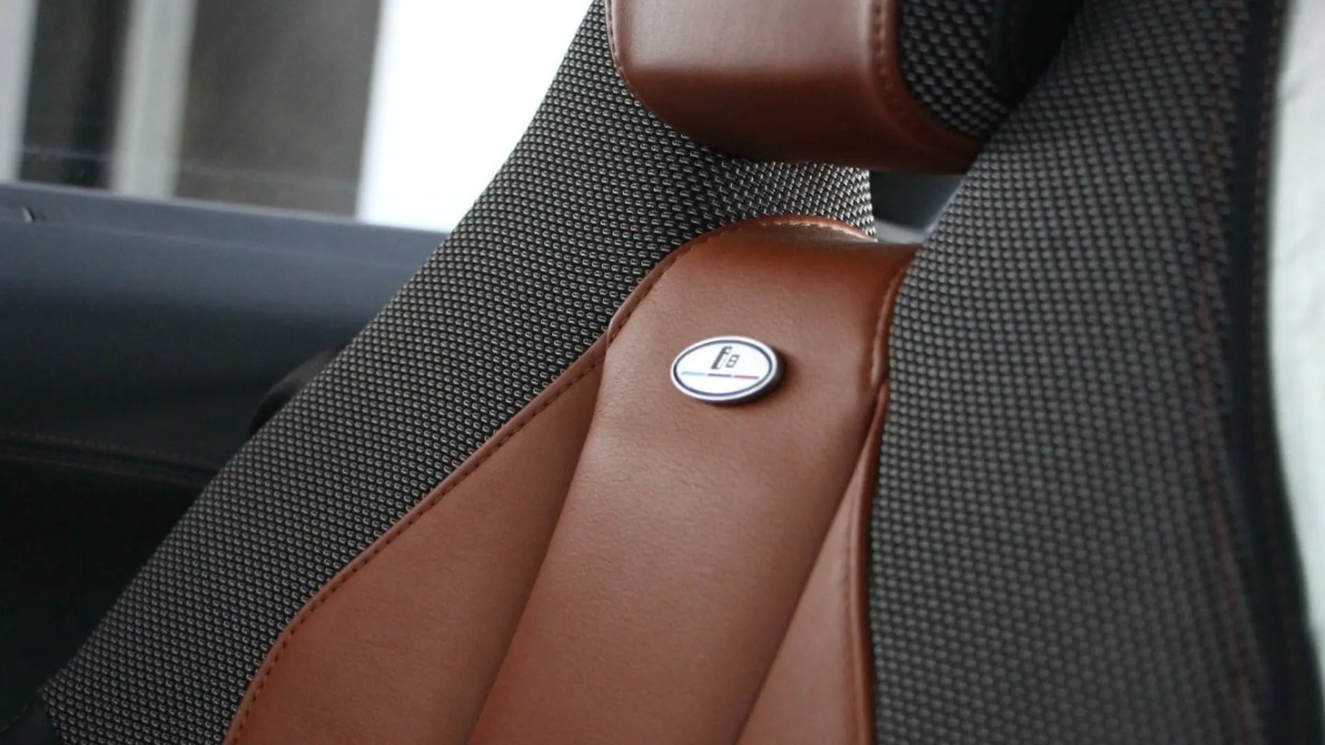 BMW i8 — photo 20
