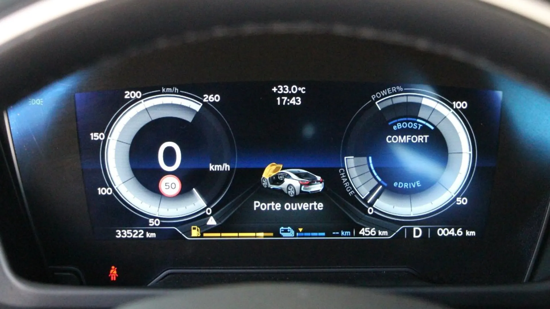 BMW i8 — photo 17