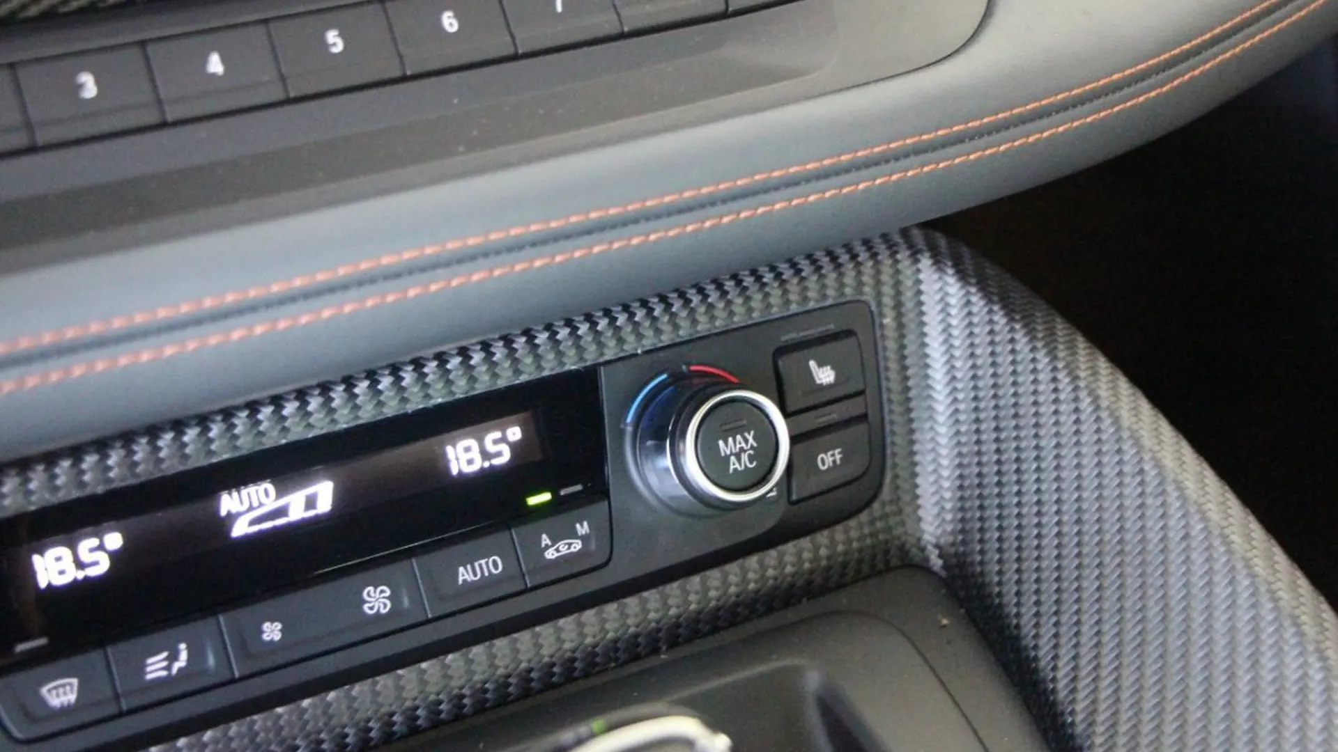 BMW i8 — photo 14