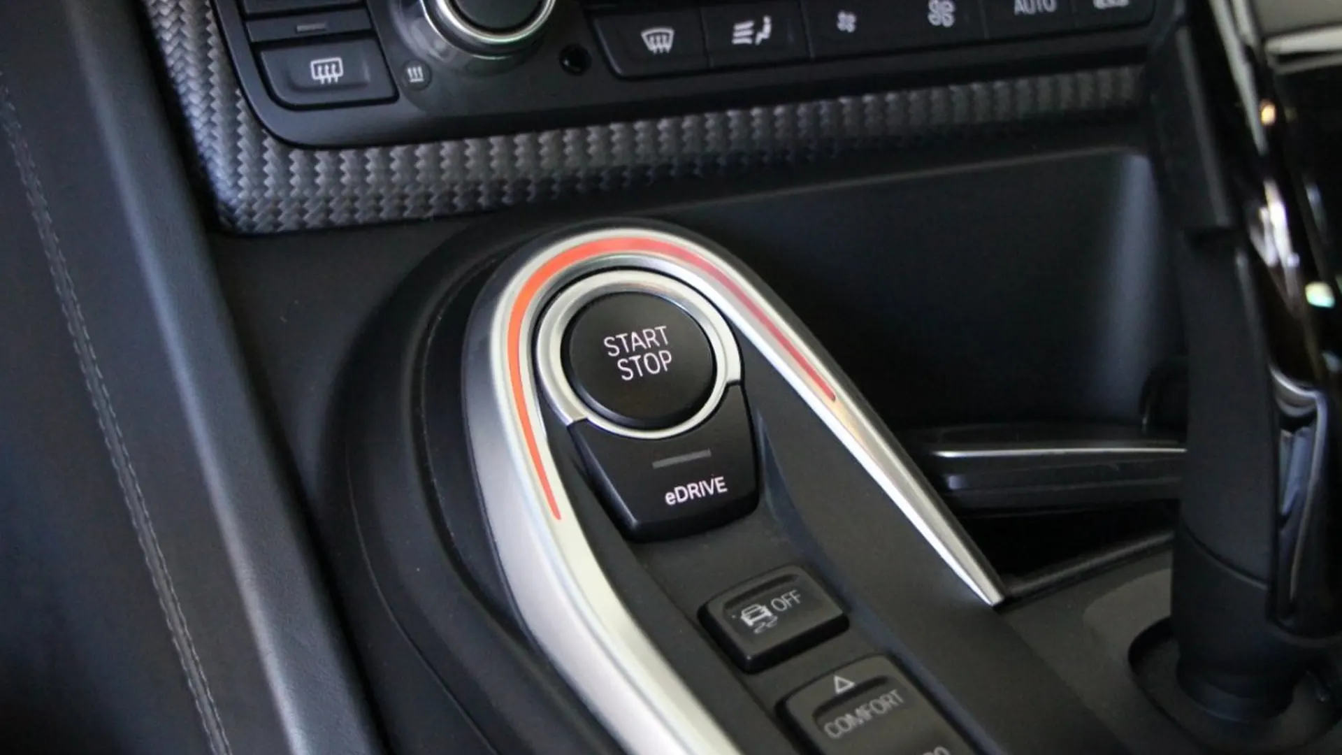 BMW i8 — photo 13