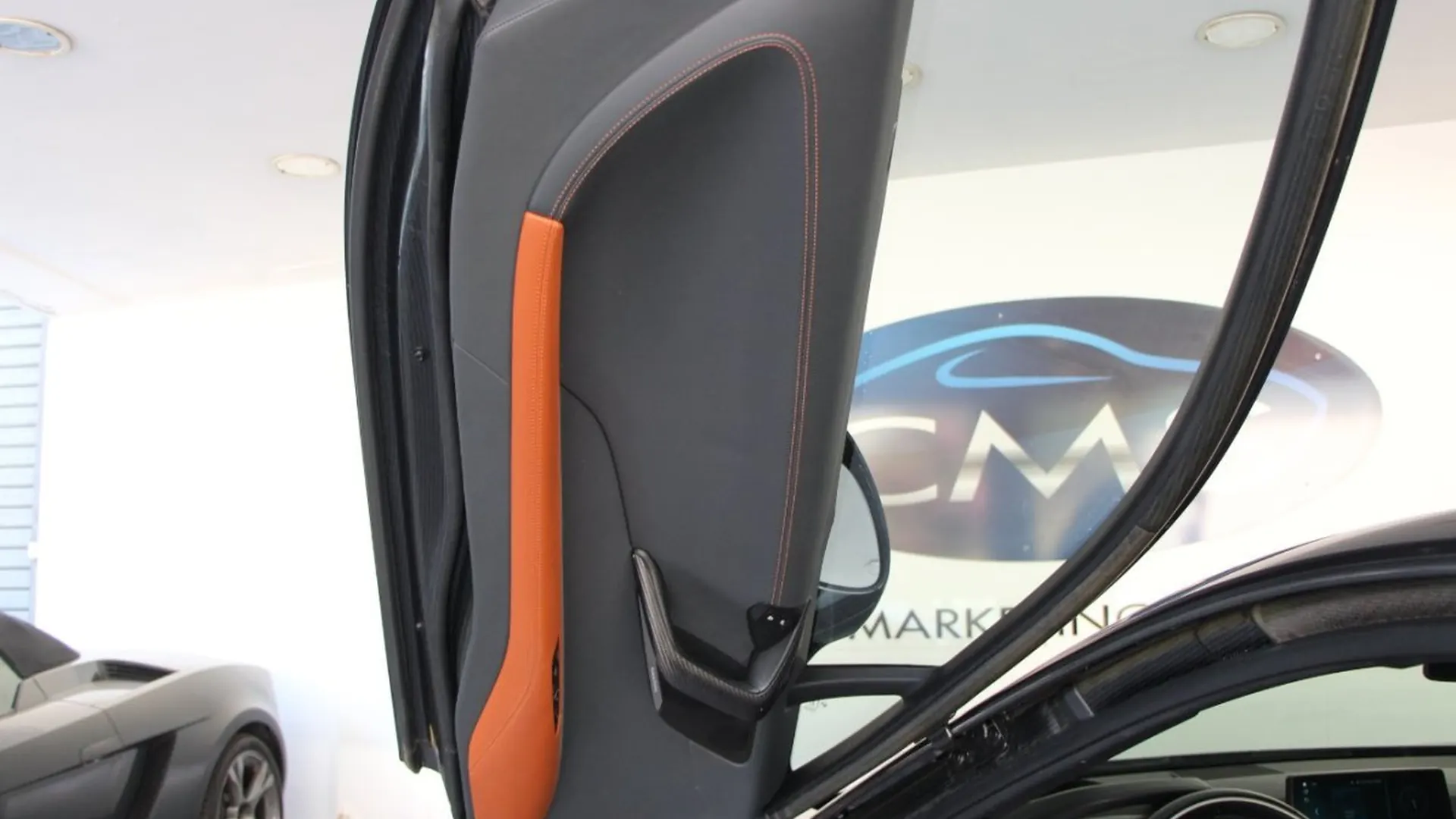 BMW i8 — photo 11