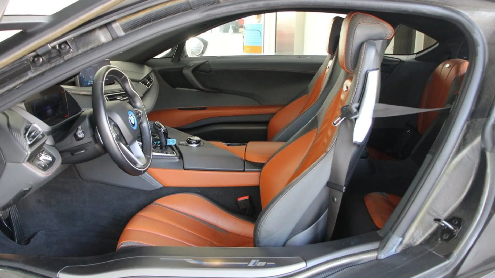 BMW i8 — photo 5