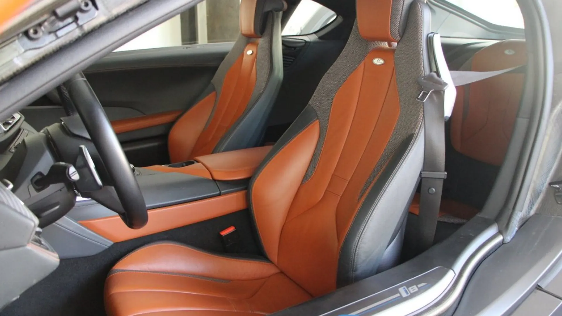 BMW i8 — photo 6