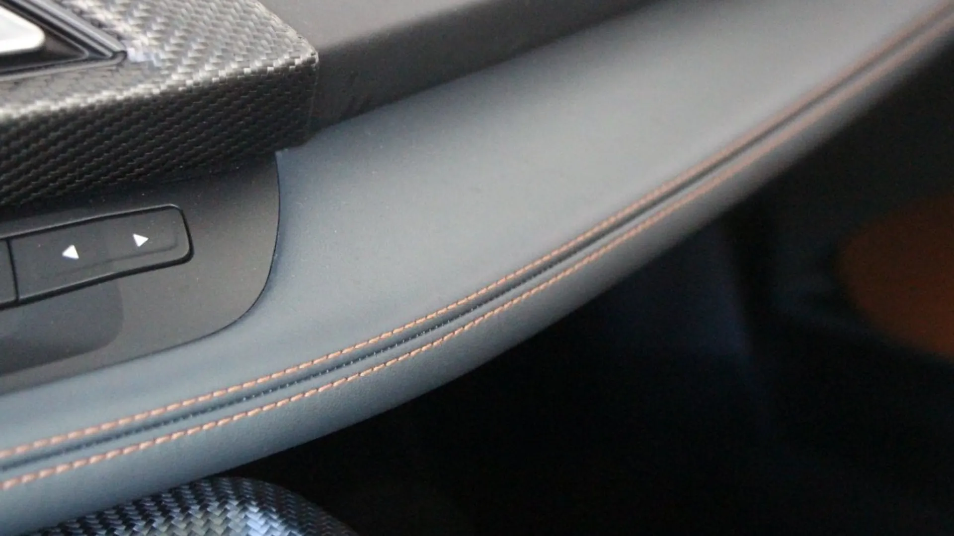 BMW i8 — photo 19