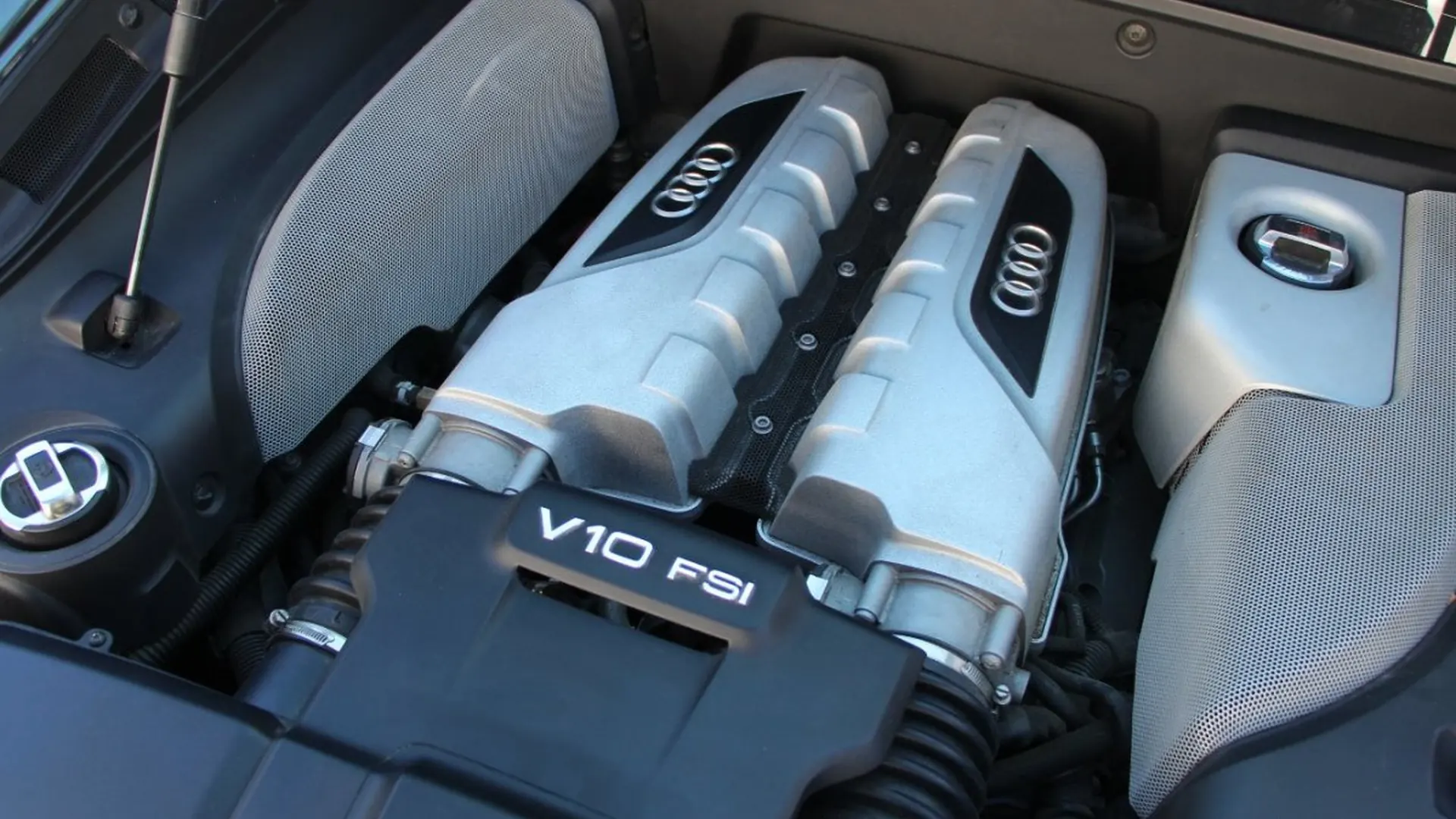 Audi R8 — photo 23