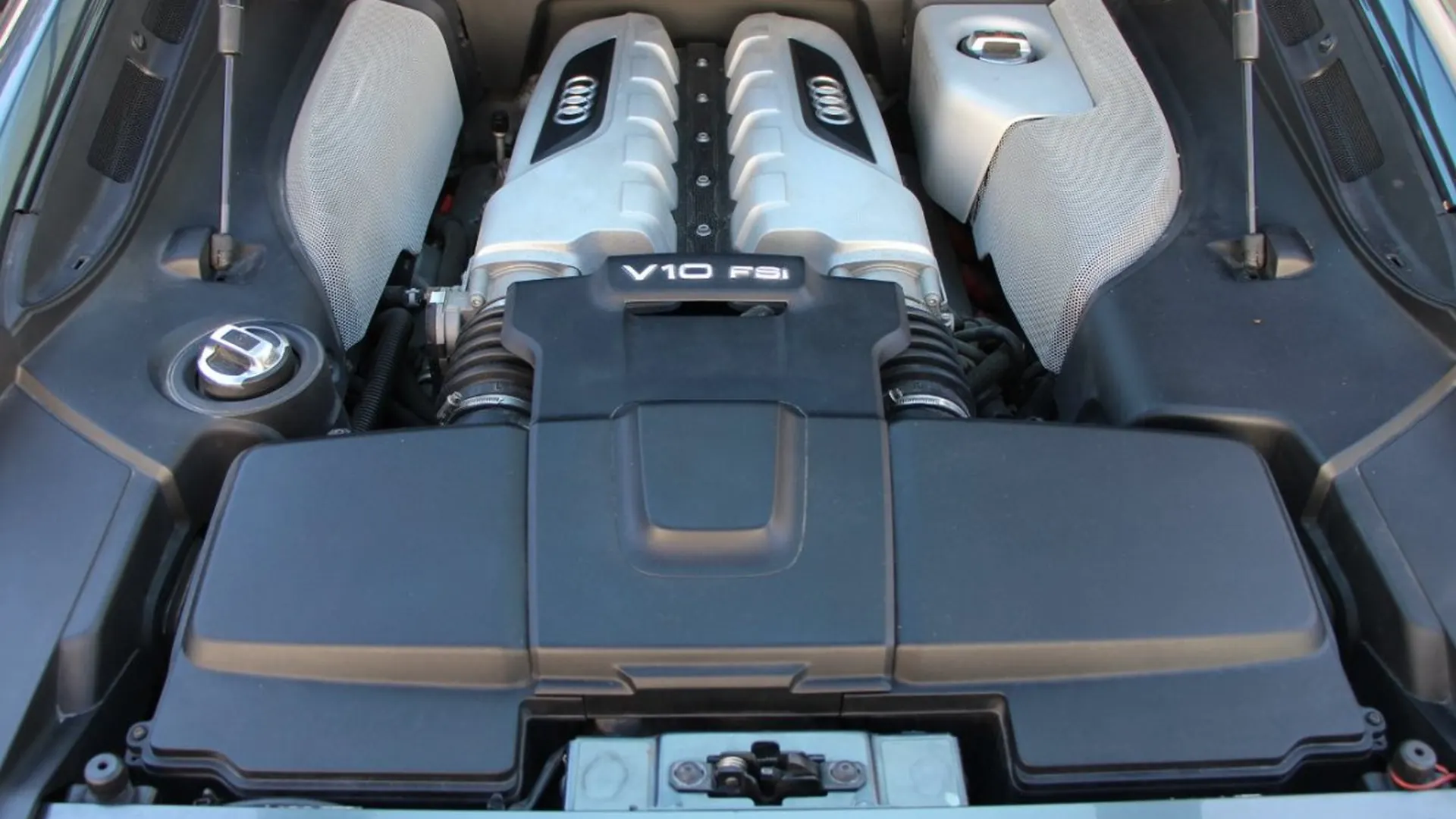 Audi R8 — photo 22