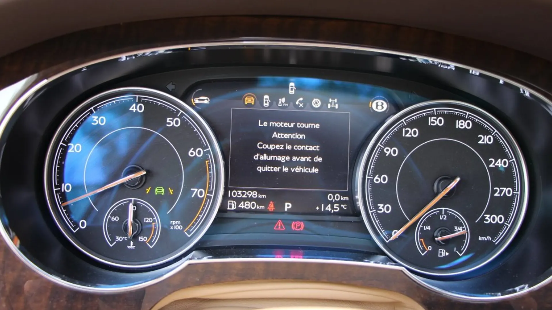 Bentley Bentayga — photo 14