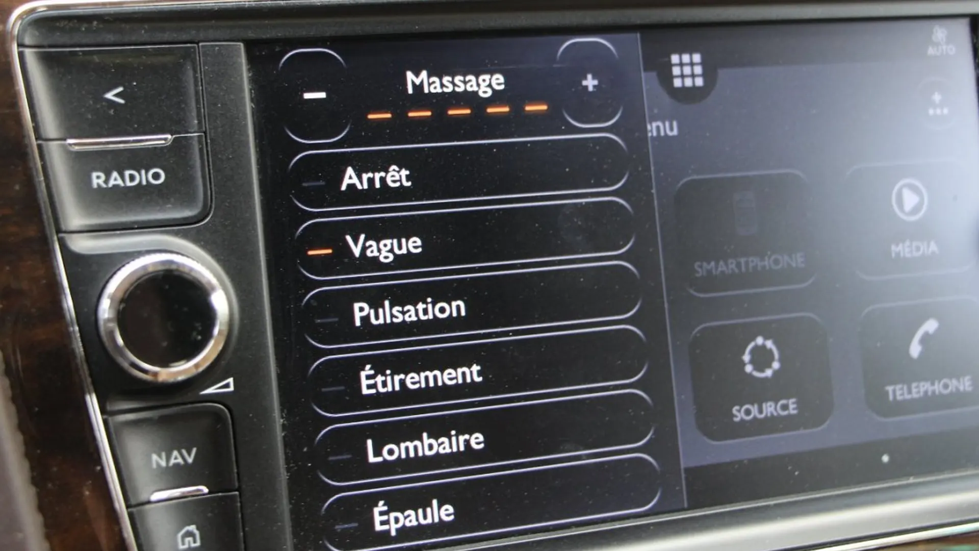 Bentley Bentayga — photo 36