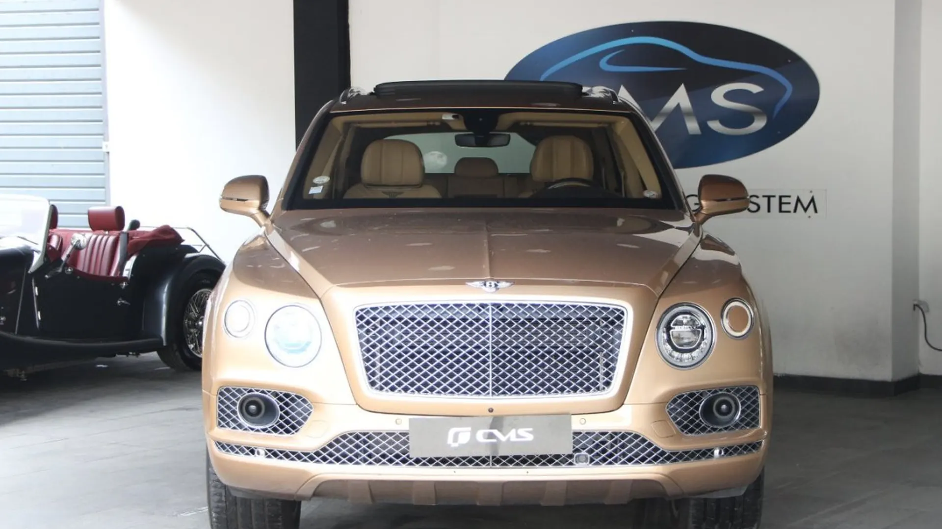 Bentley Bentayga — photo 2
