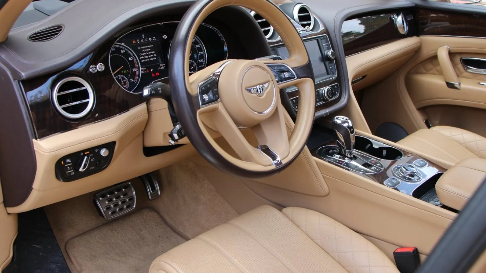 Bentley Bentayga — photo 9