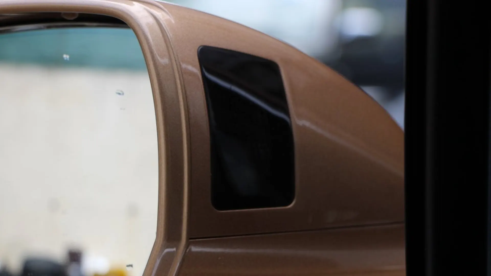 Bentley Bentayga — photo 24