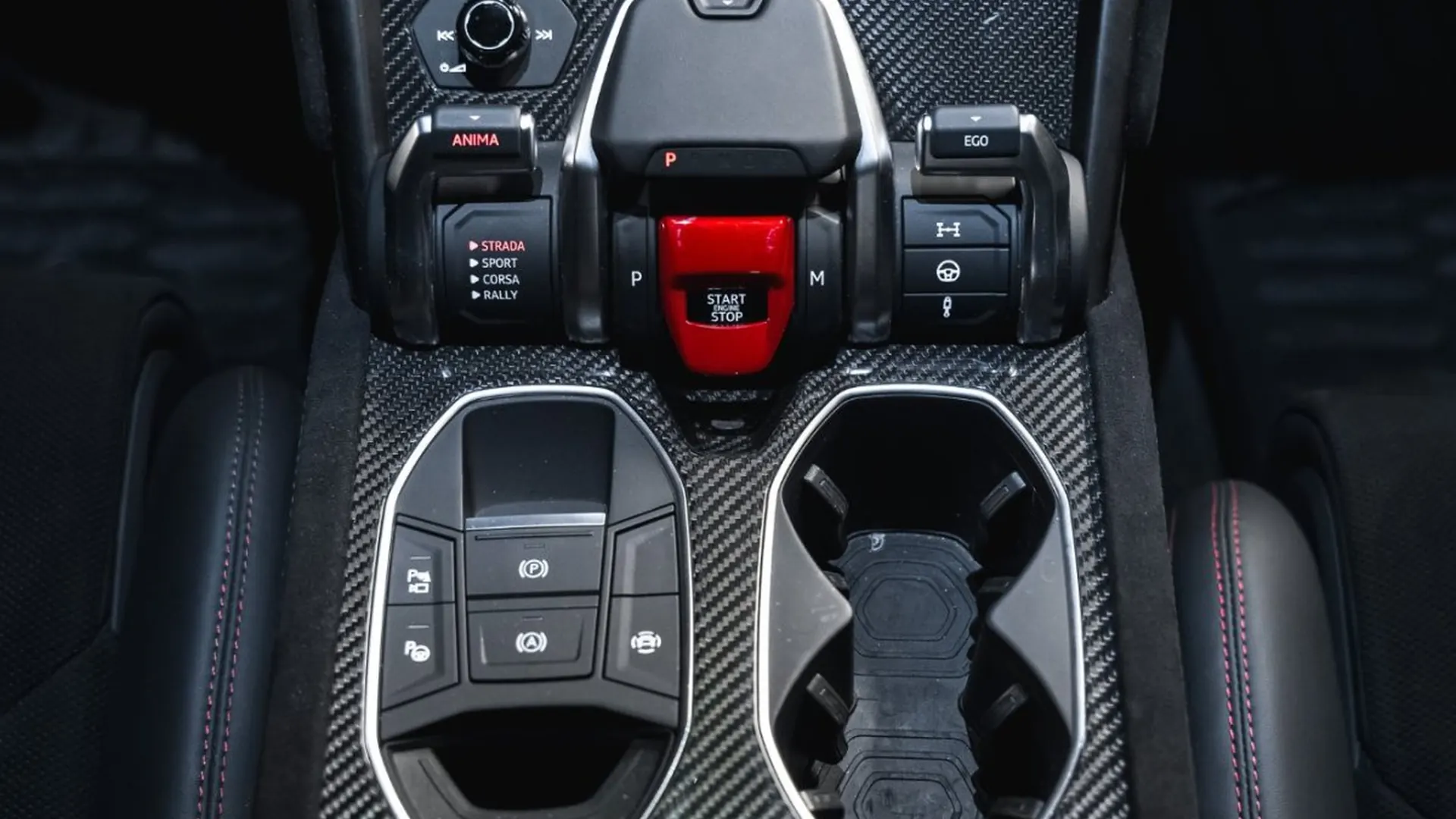 Lamborghini Urus — photo 46