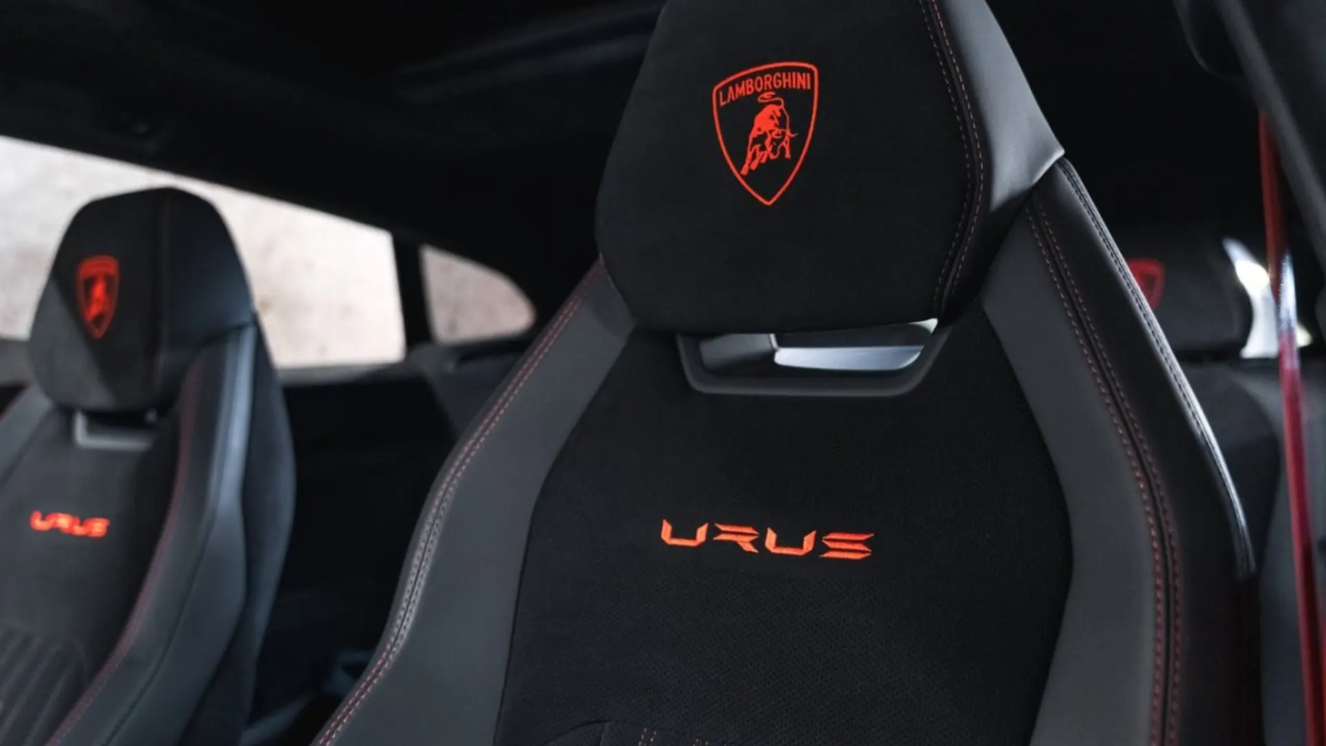 Lamborghini Urus — photo 33
