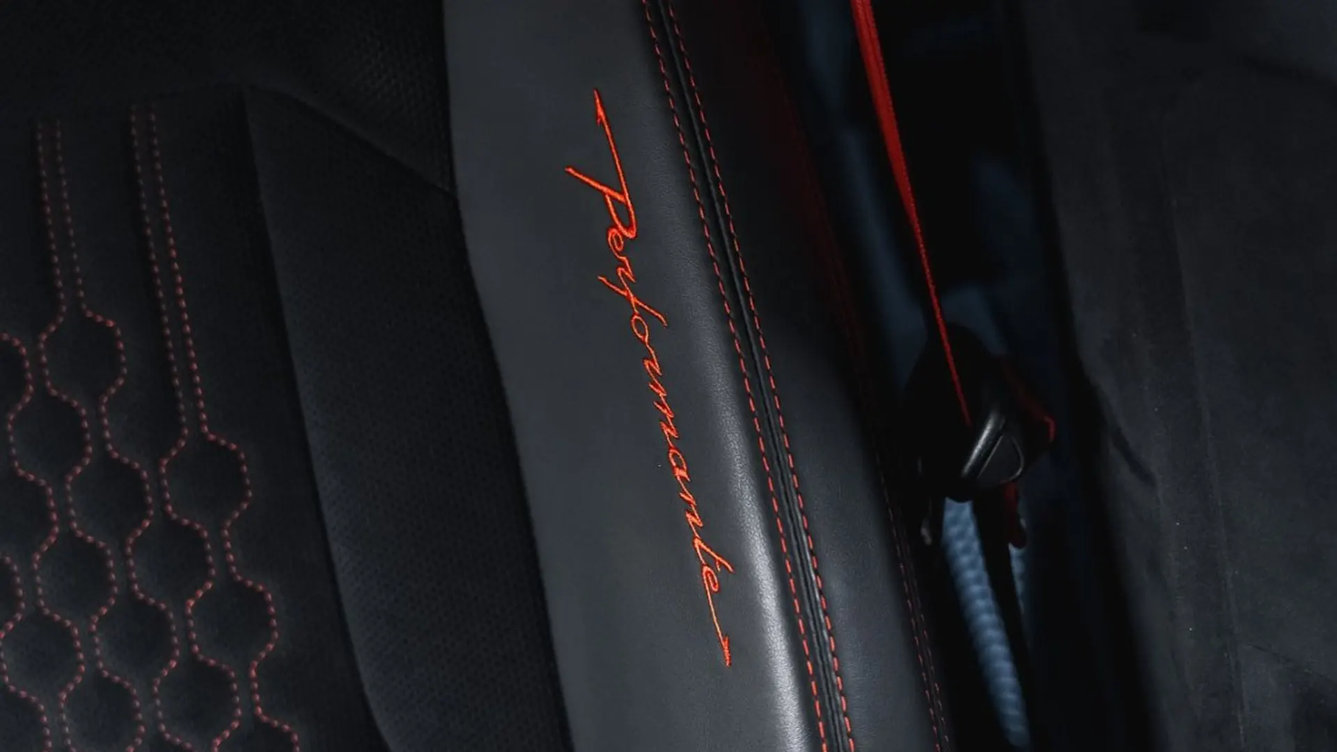 Lamborghini Urus — photo 35