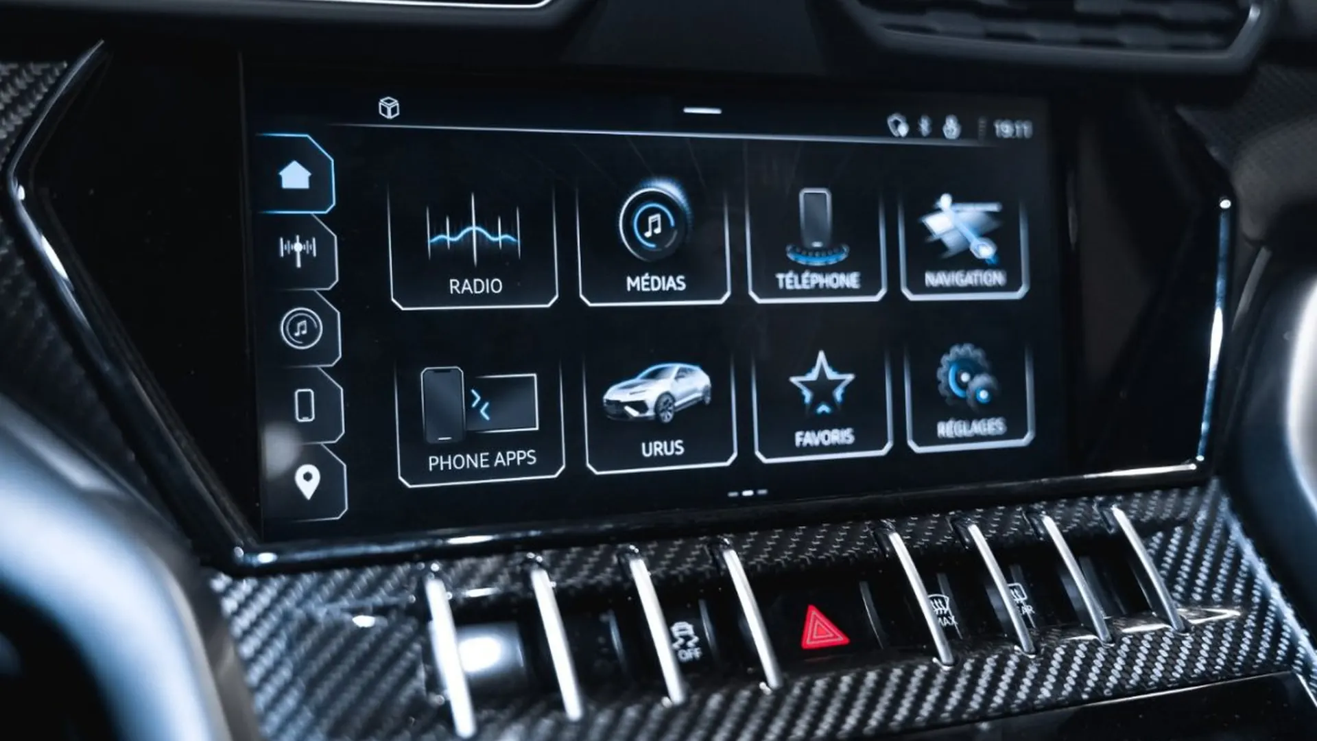 Lamborghini Urus — photo 43