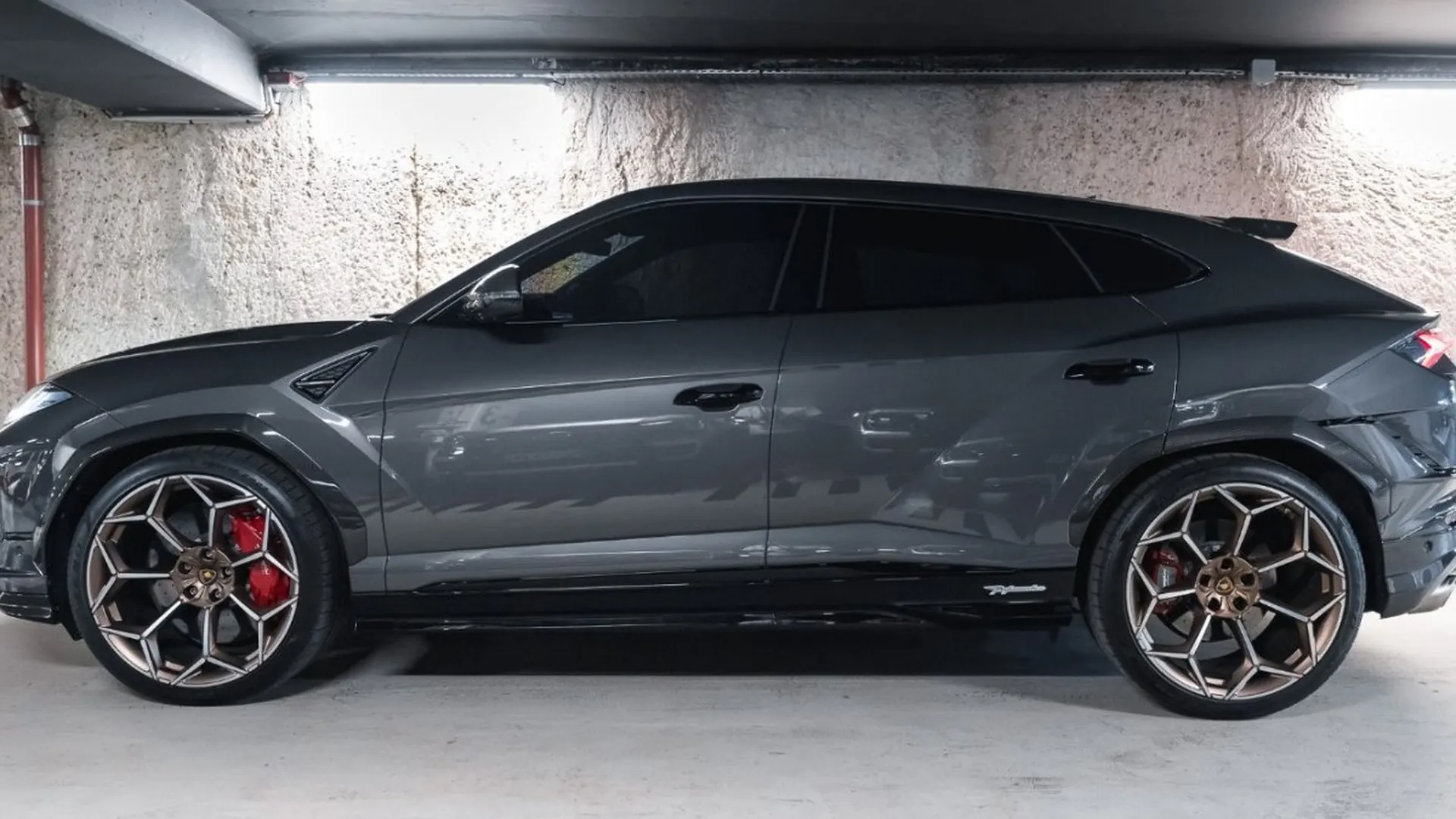 Lamborghini Urus — photo 9