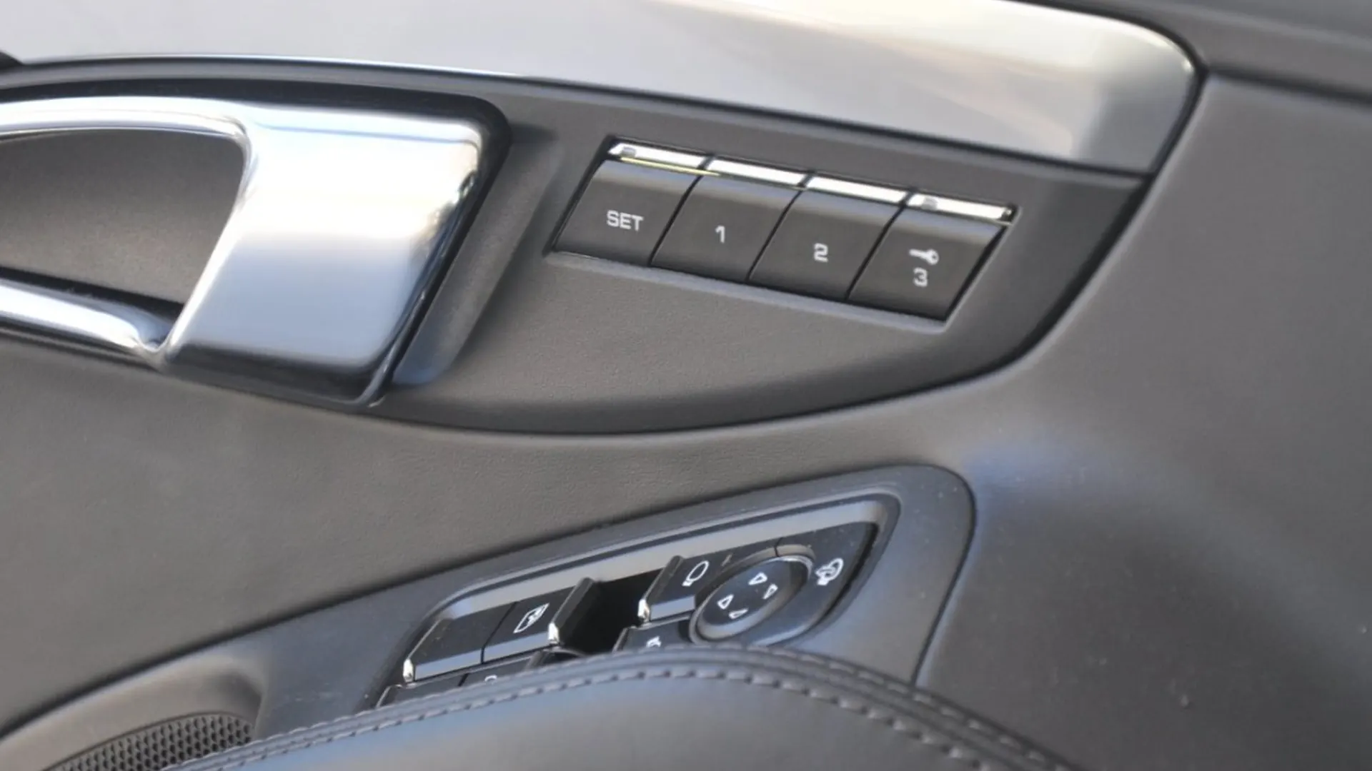 Porsche 911 — photo 23