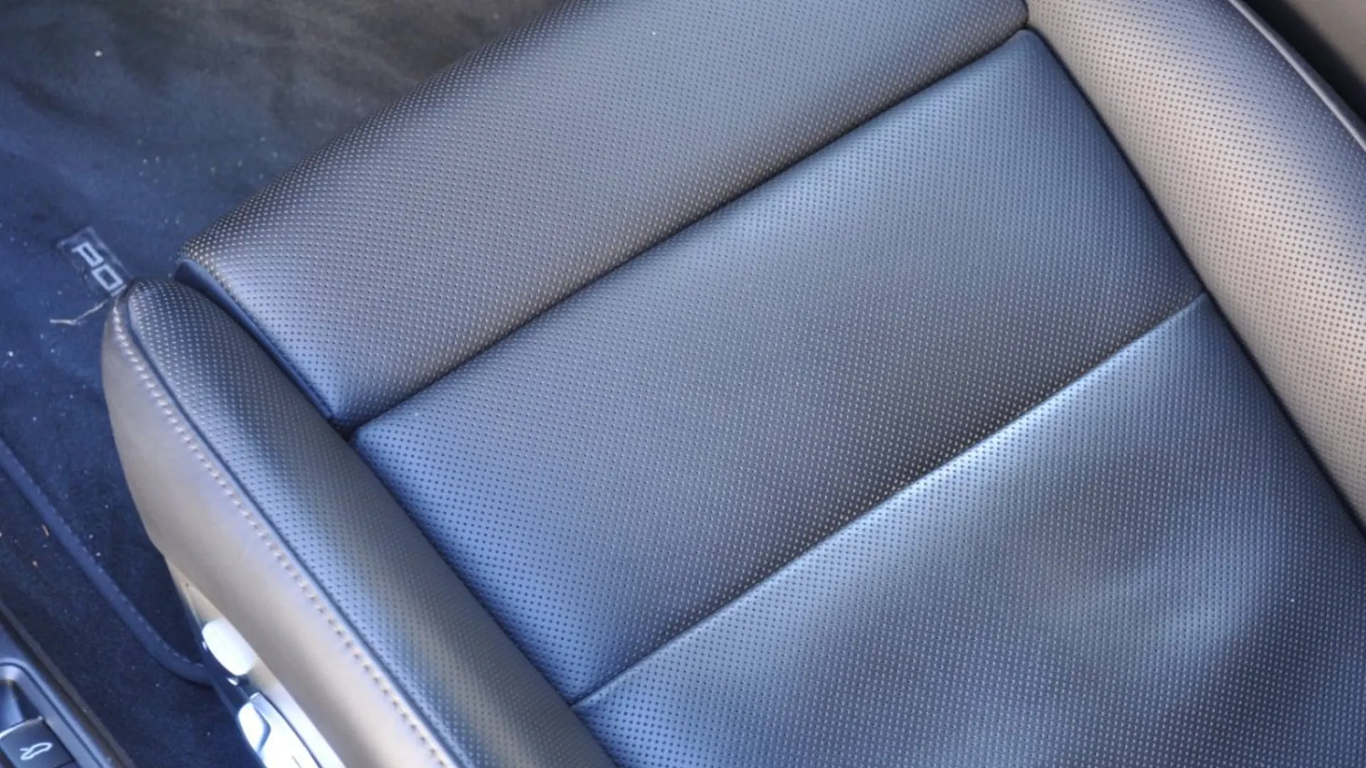 Porsche 911 — photo 21