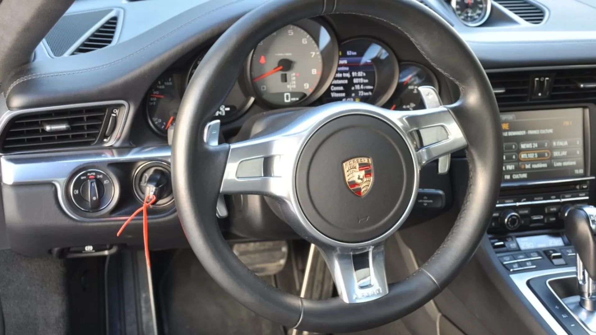 Porsche 911 — photo 15