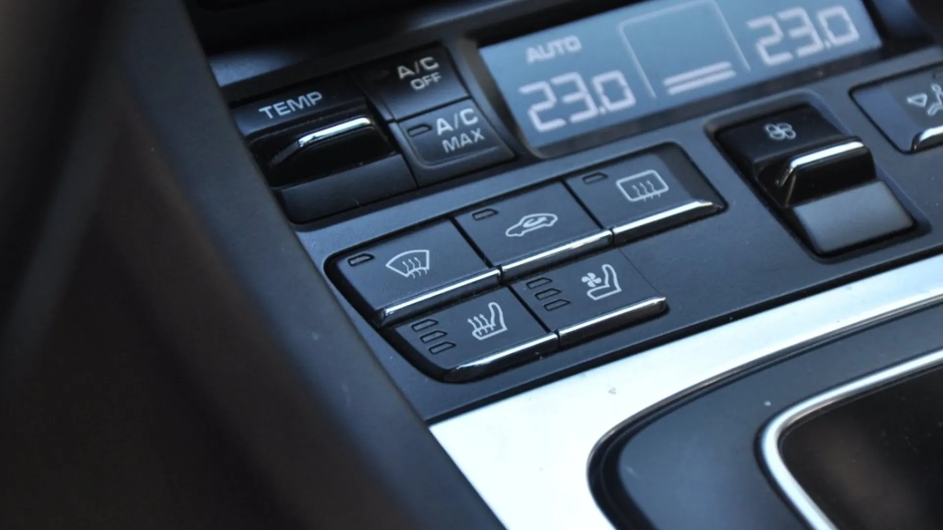 Porsche 911 — photo 17