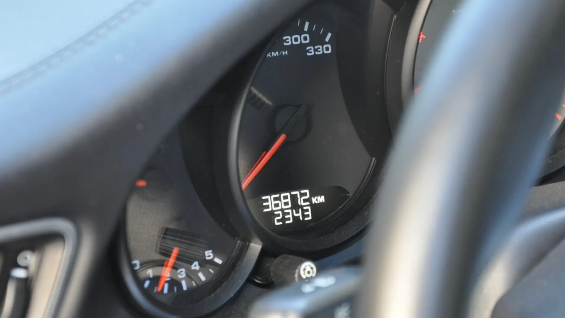 Porsche 911 — photo 18