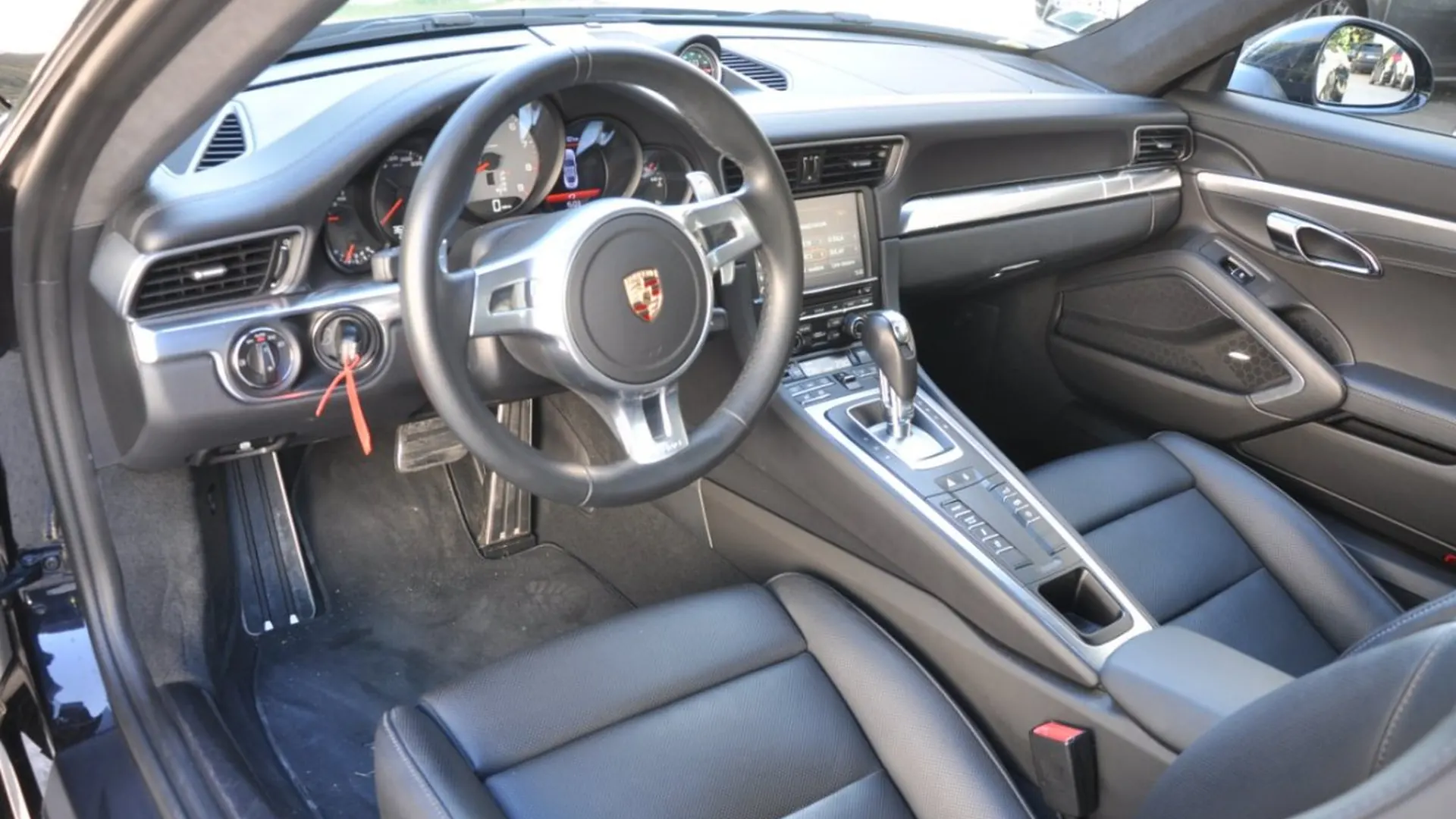 Porsche 911 — photo 10