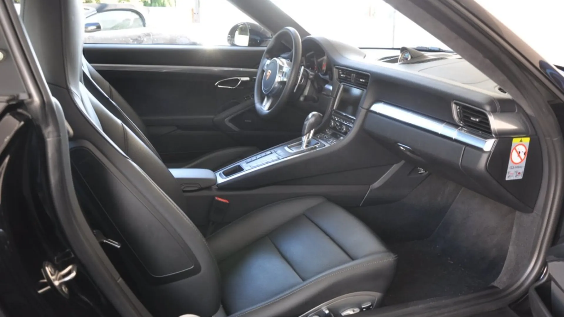 Porsche 911 — photo 26