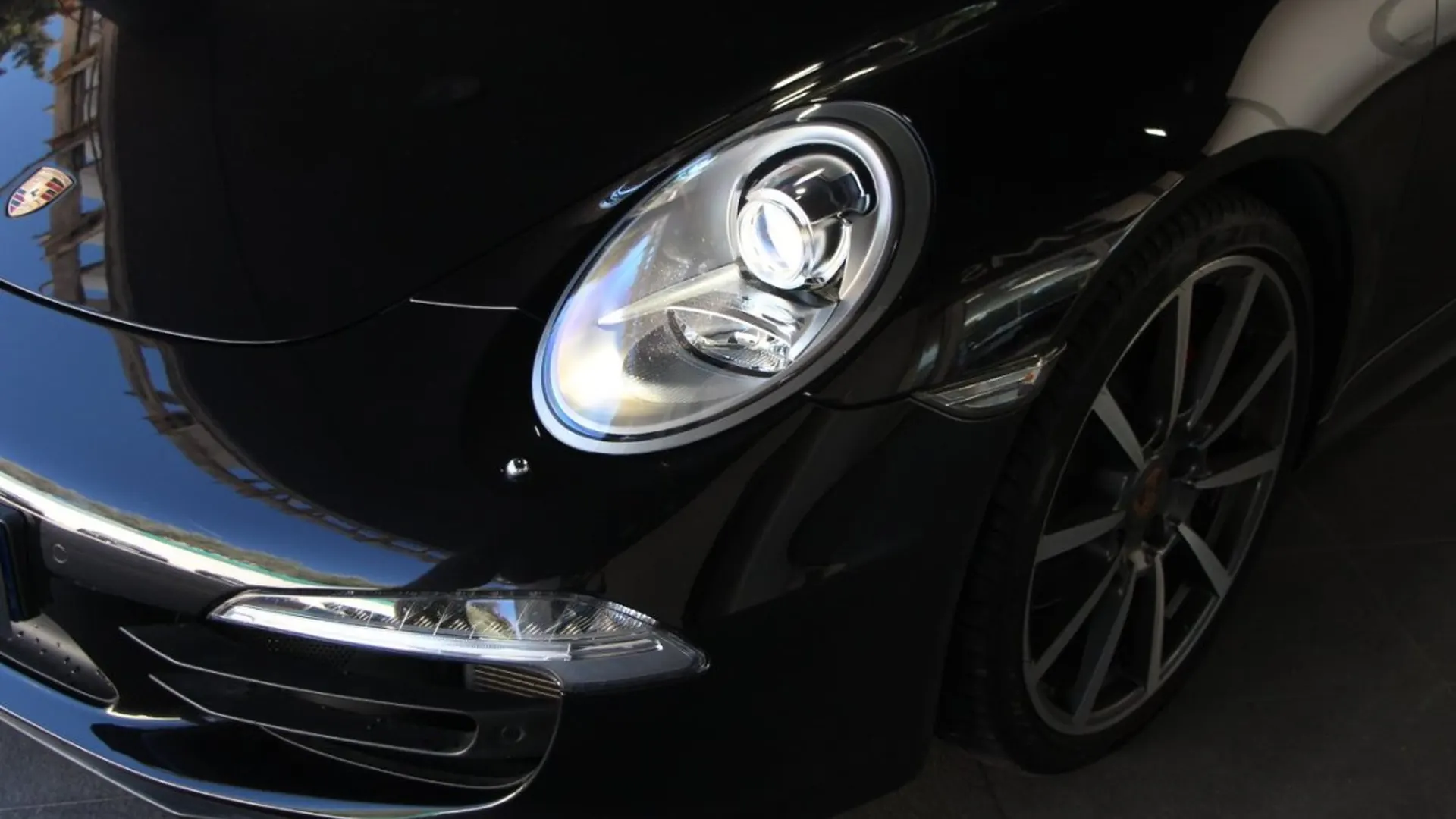 Porsche 911 — photo 29