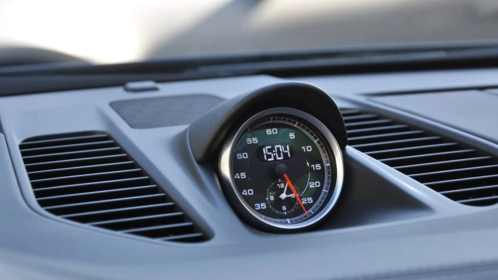Porsche 911 — photo 19
