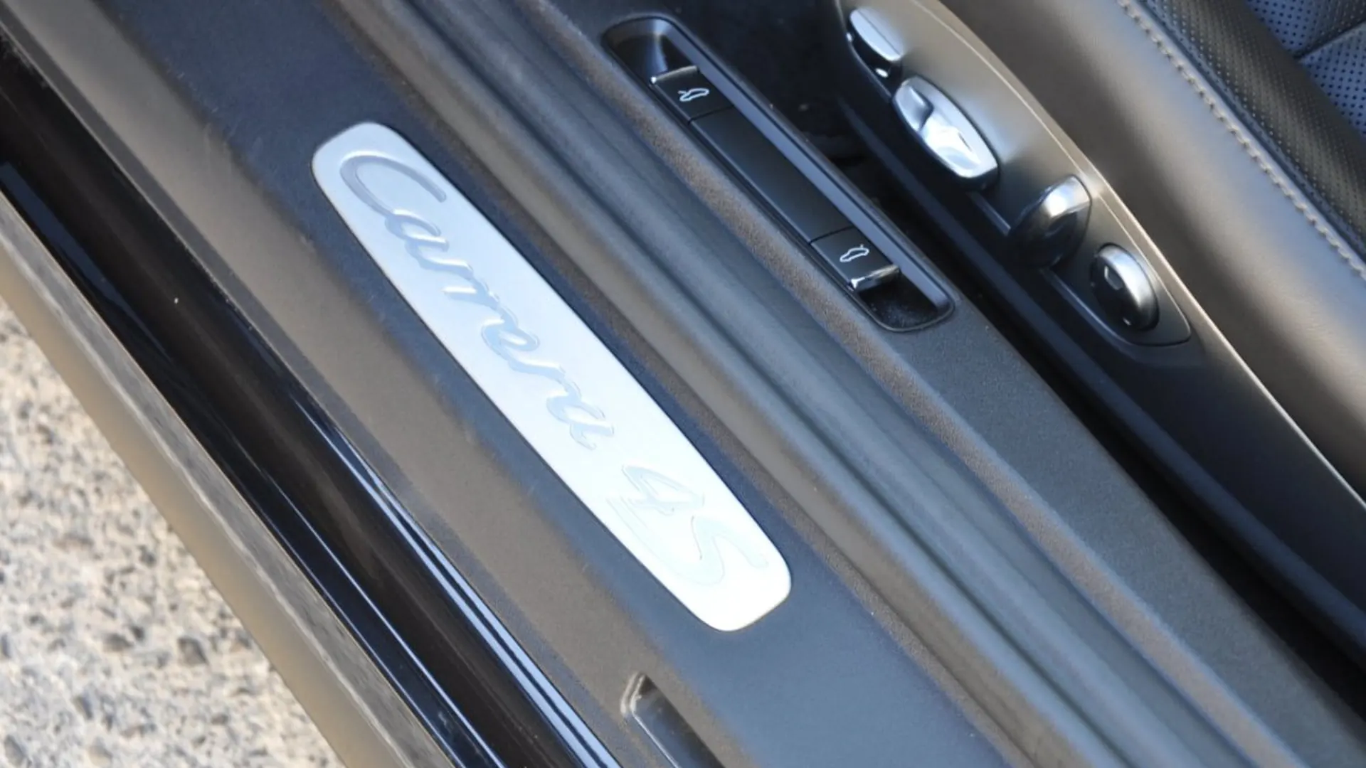 Porsche 911 — photo 13