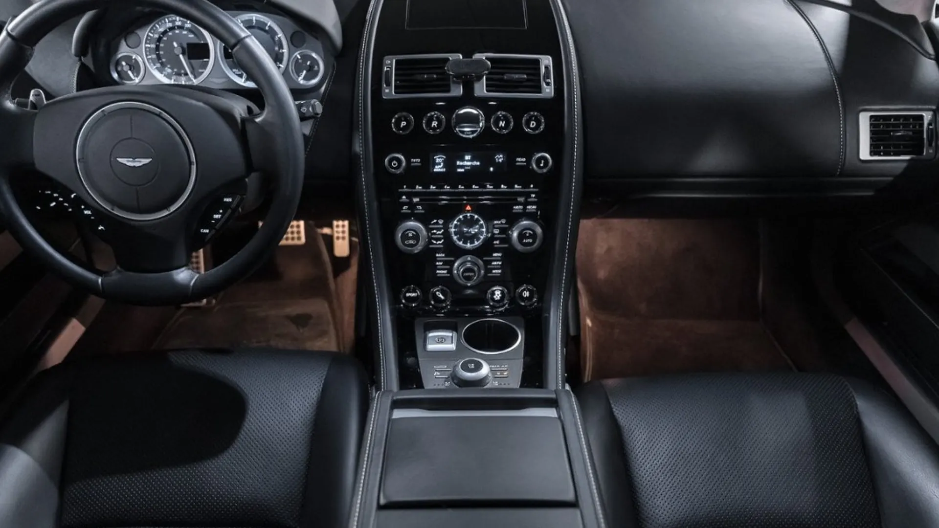Aston Martin Rapide — photo 26
