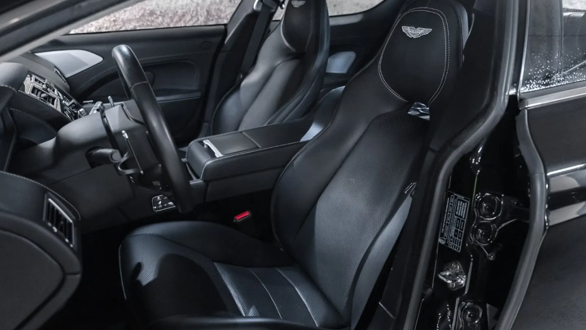 Aston Martin Rapide — photo 20