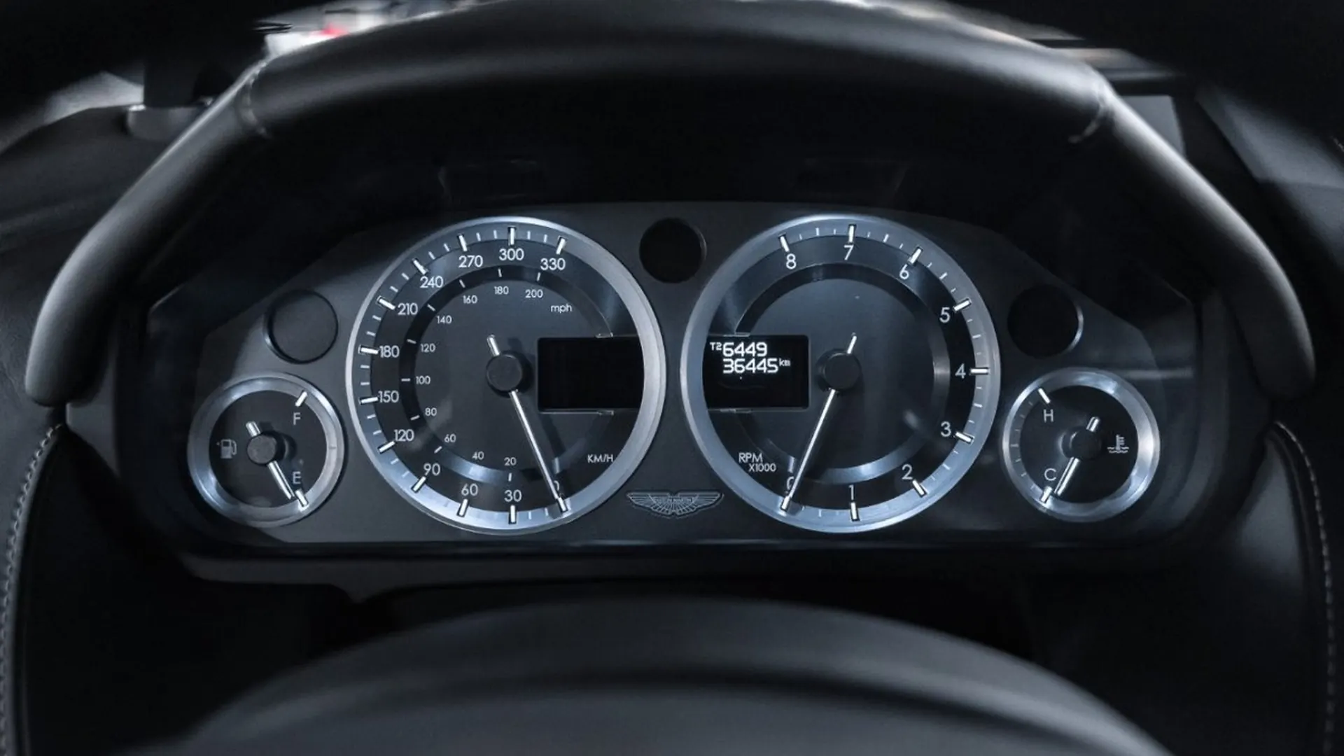 Aston Martin Rapide — photo 25