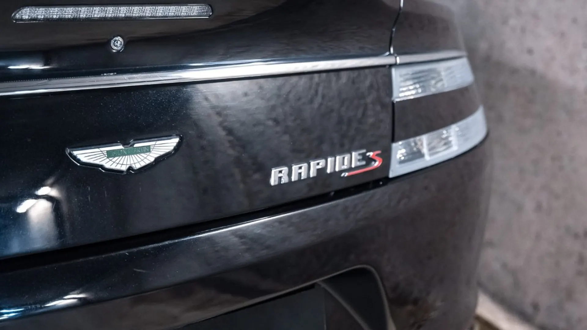 Aston Martin Rapide — photo 14