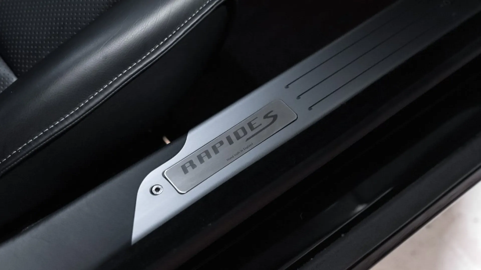 Aston Martin Rapide — photo 19