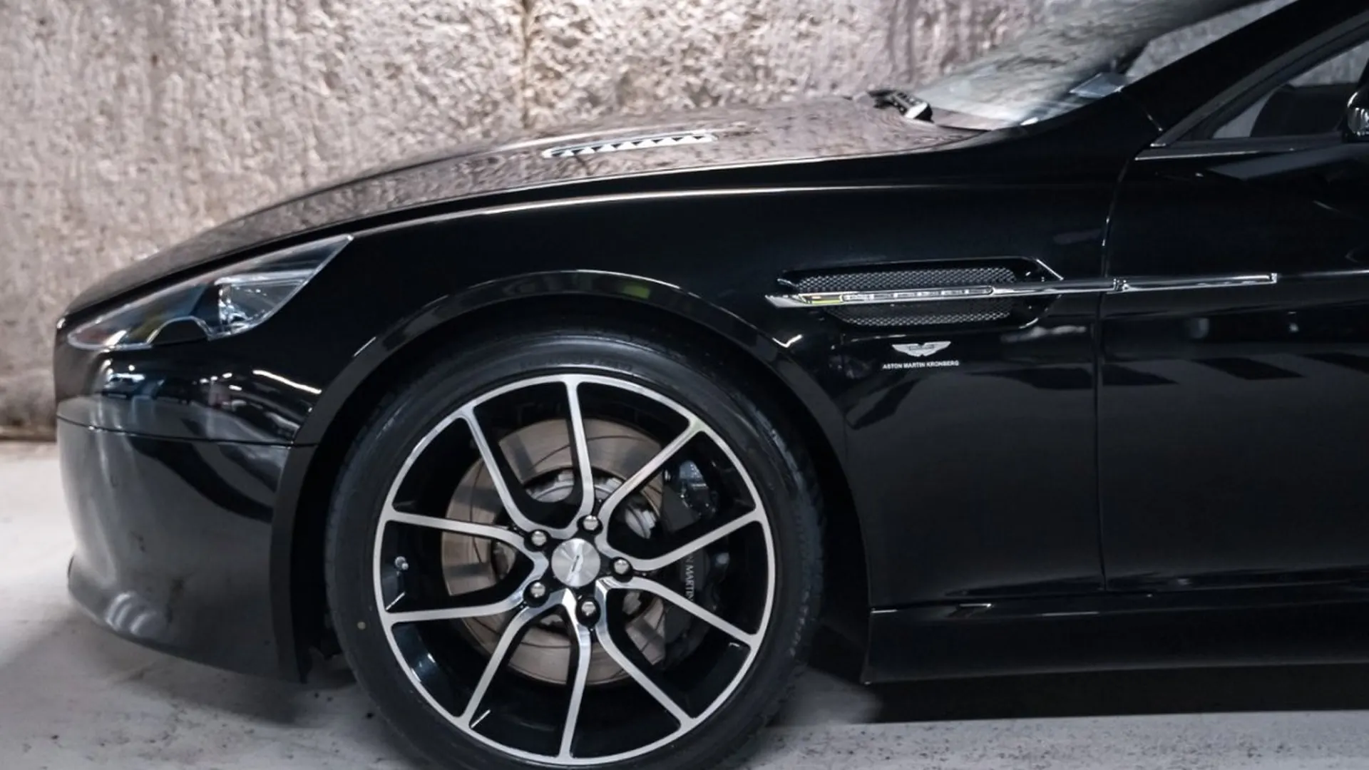 Aston Martin Rapide — photo 9