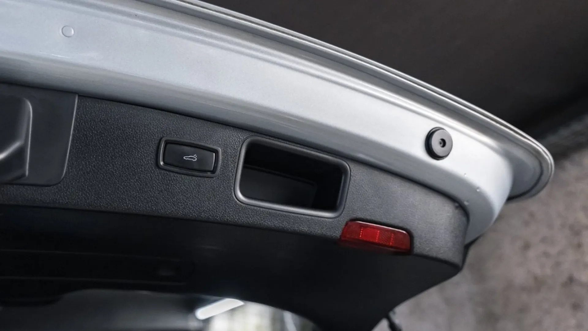 Porsche Macan — photo 22