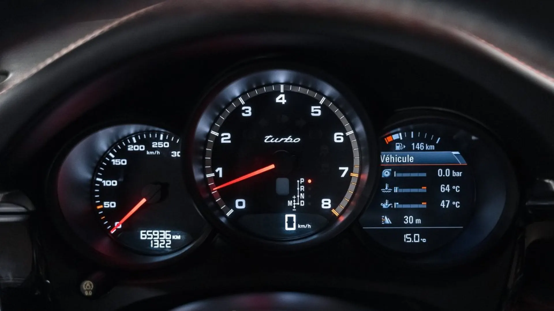 Porsche Macan — photo 31