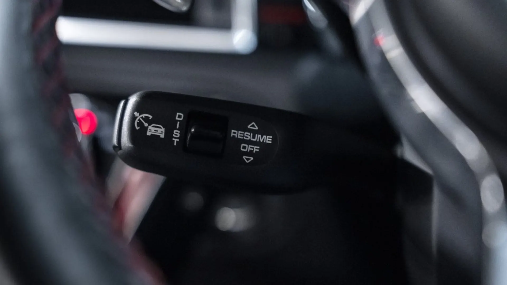 Porsche Macan — photo 32