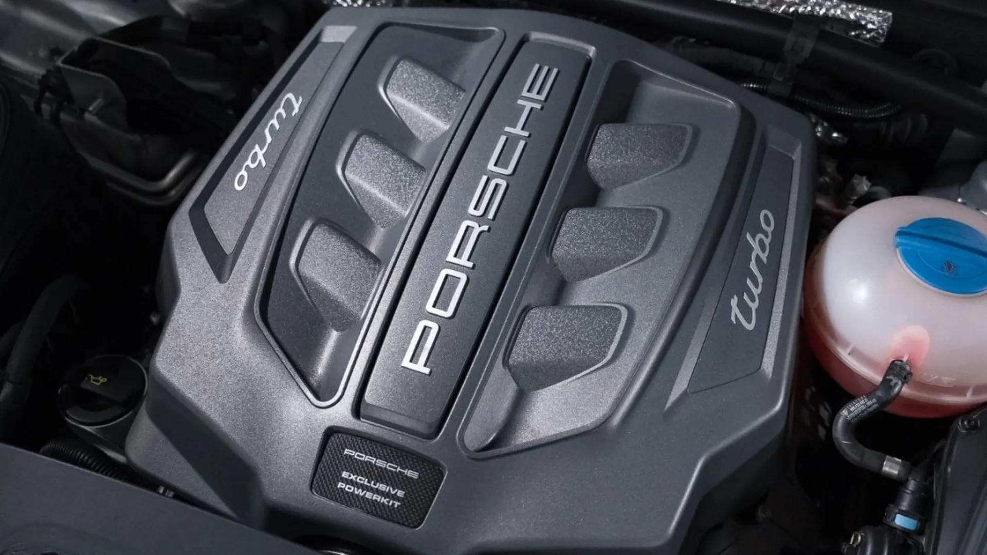 Porsche Macan — photo 48