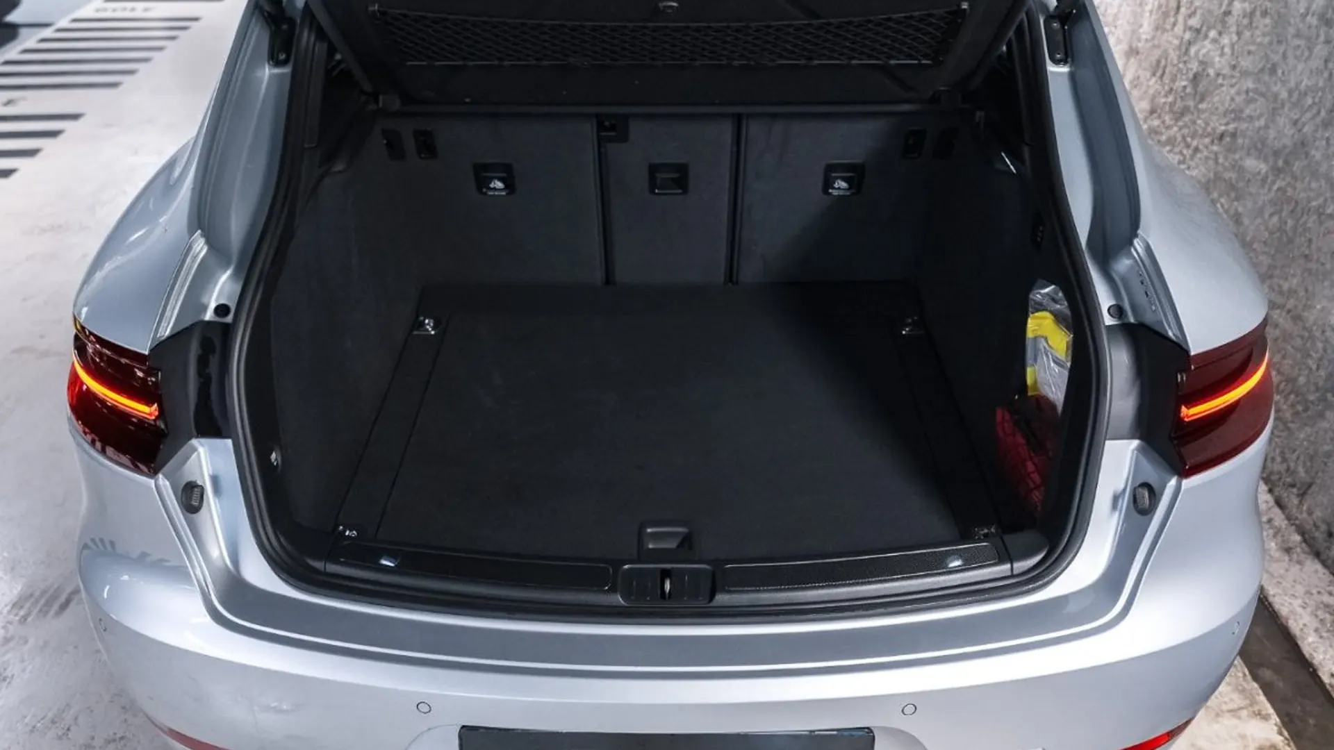 Porsche Macan — photo 21