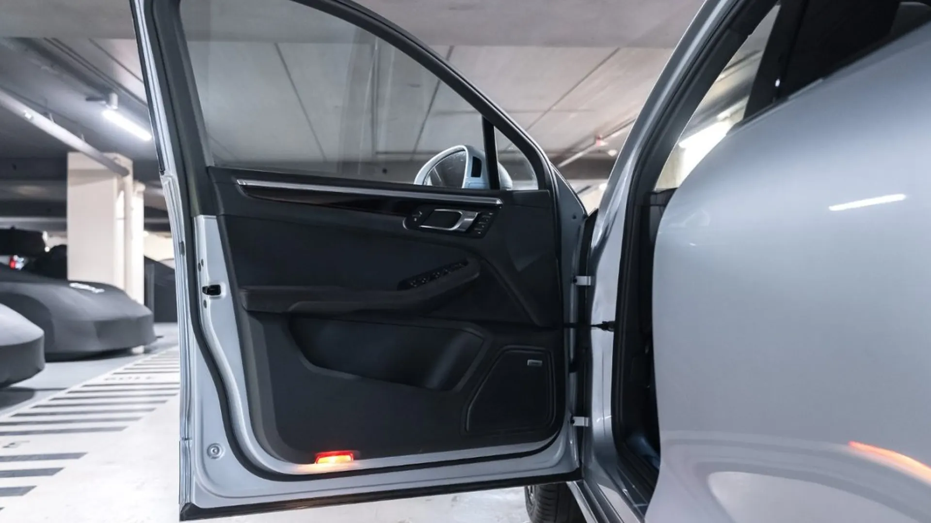 Porsche Macan — photo 23