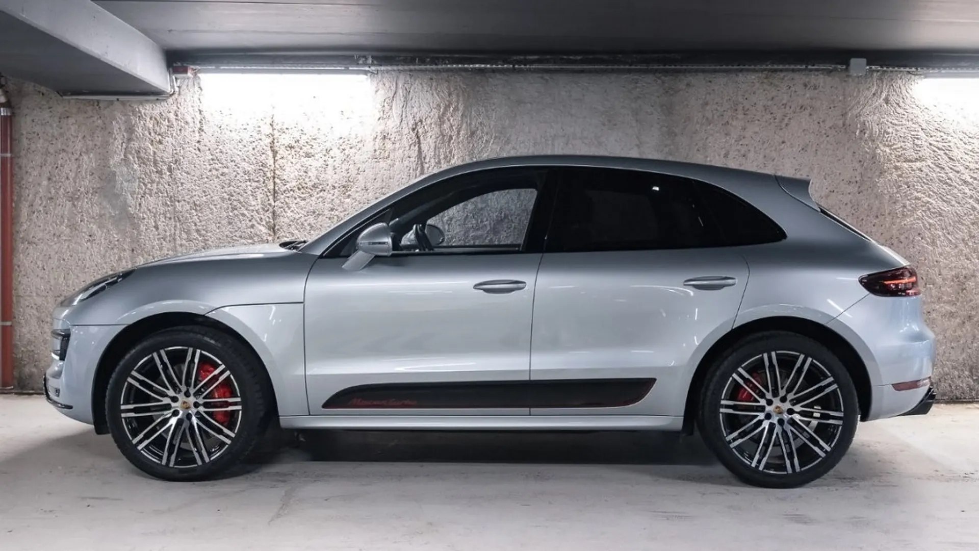 Porsche Macan — photo 8