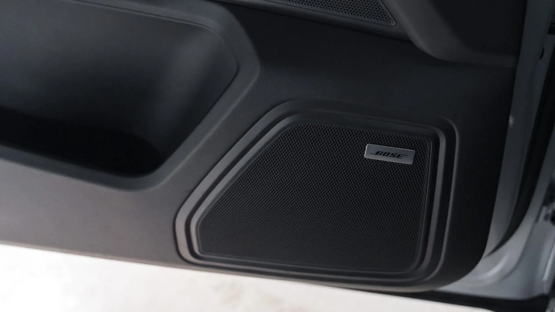 Porsche Macan — photo 24