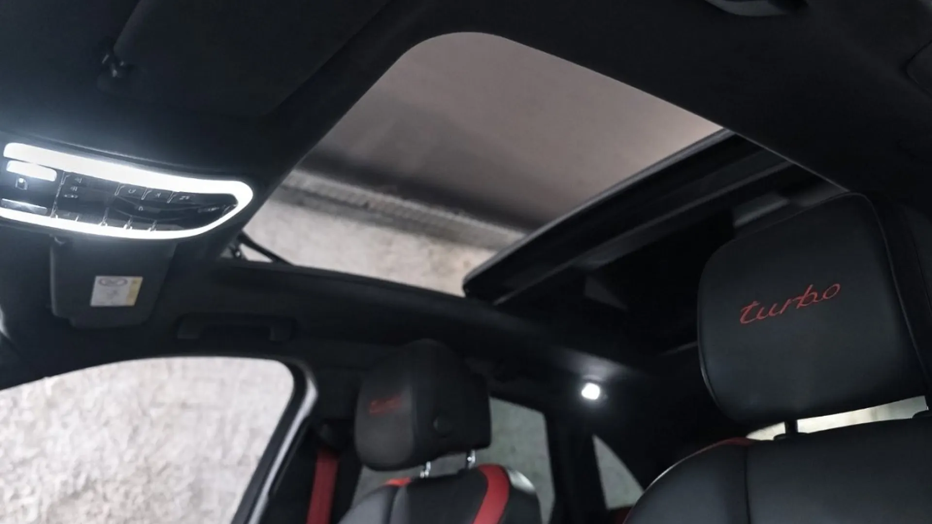 Porsche Macan — photo 29