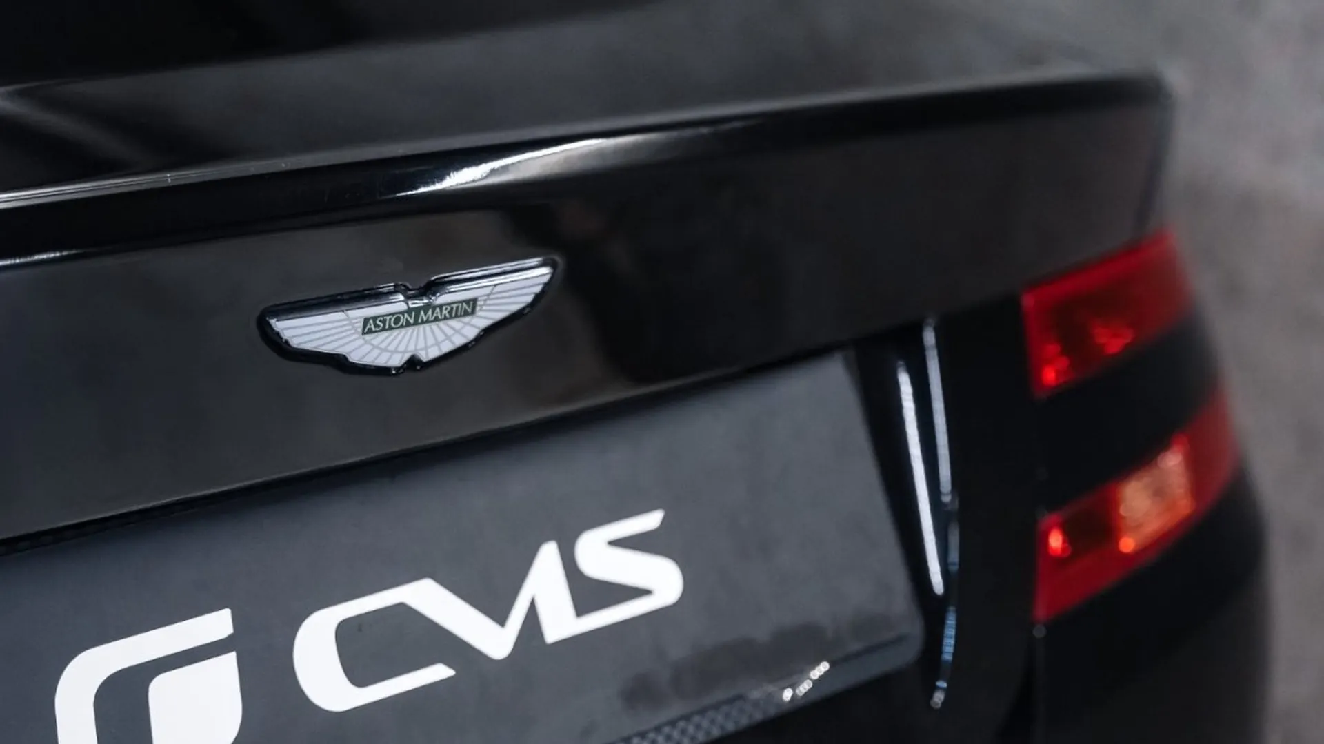 Aston Martin DB9 — photo 15