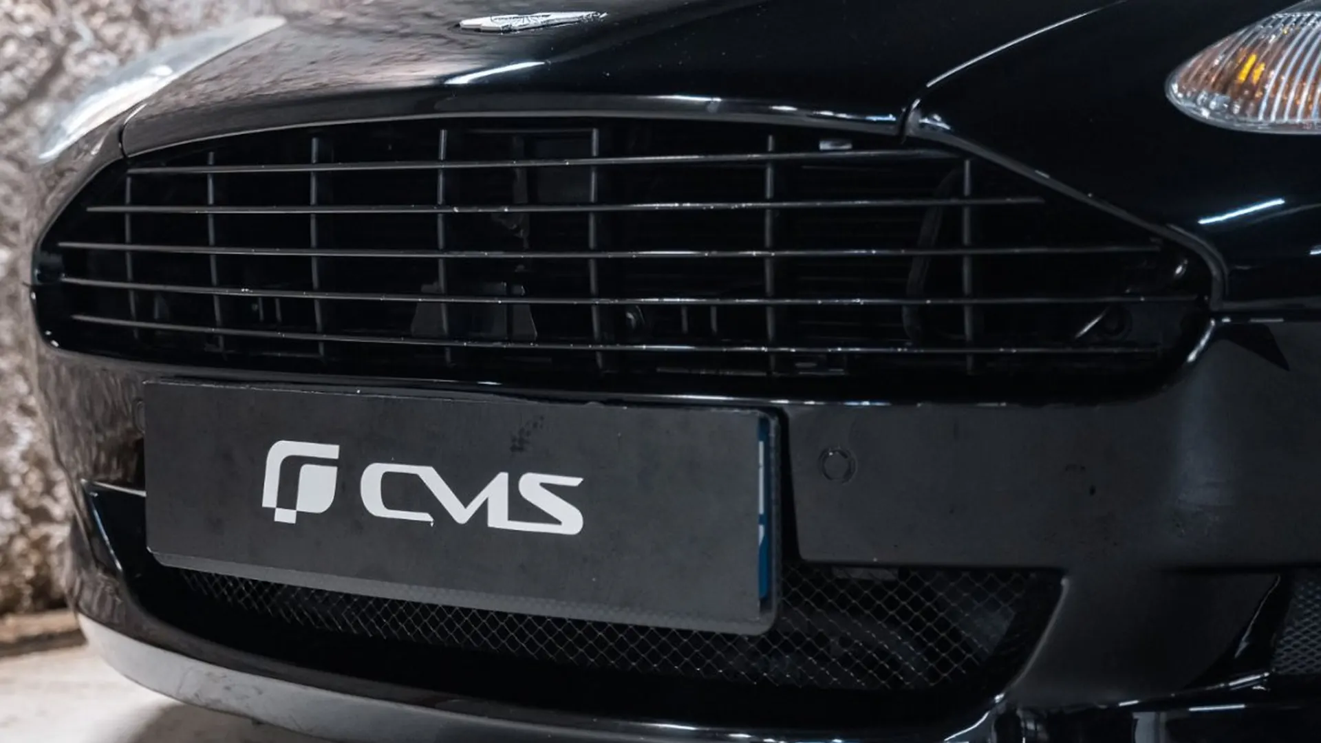 Aston Martin DB9 — photo 7