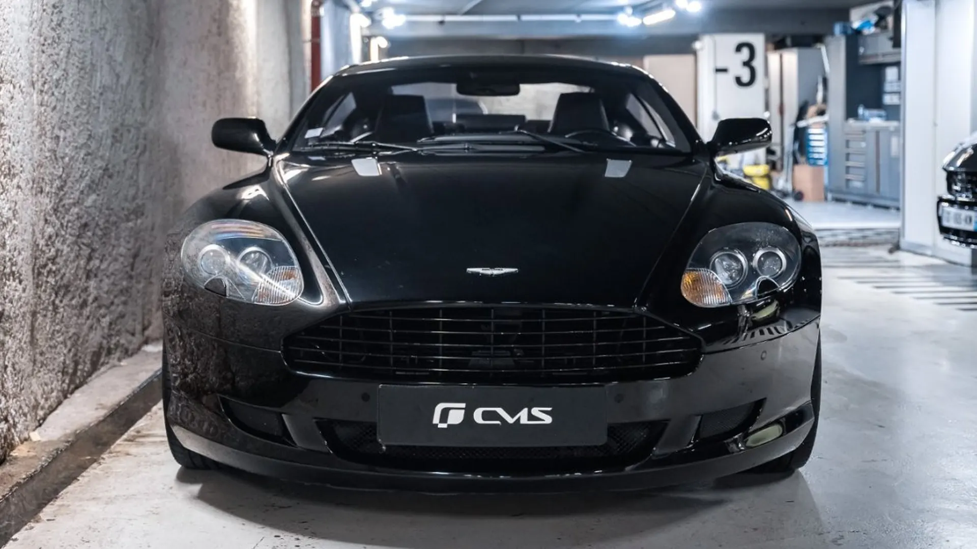 Aston Martin DB9 — photo 2