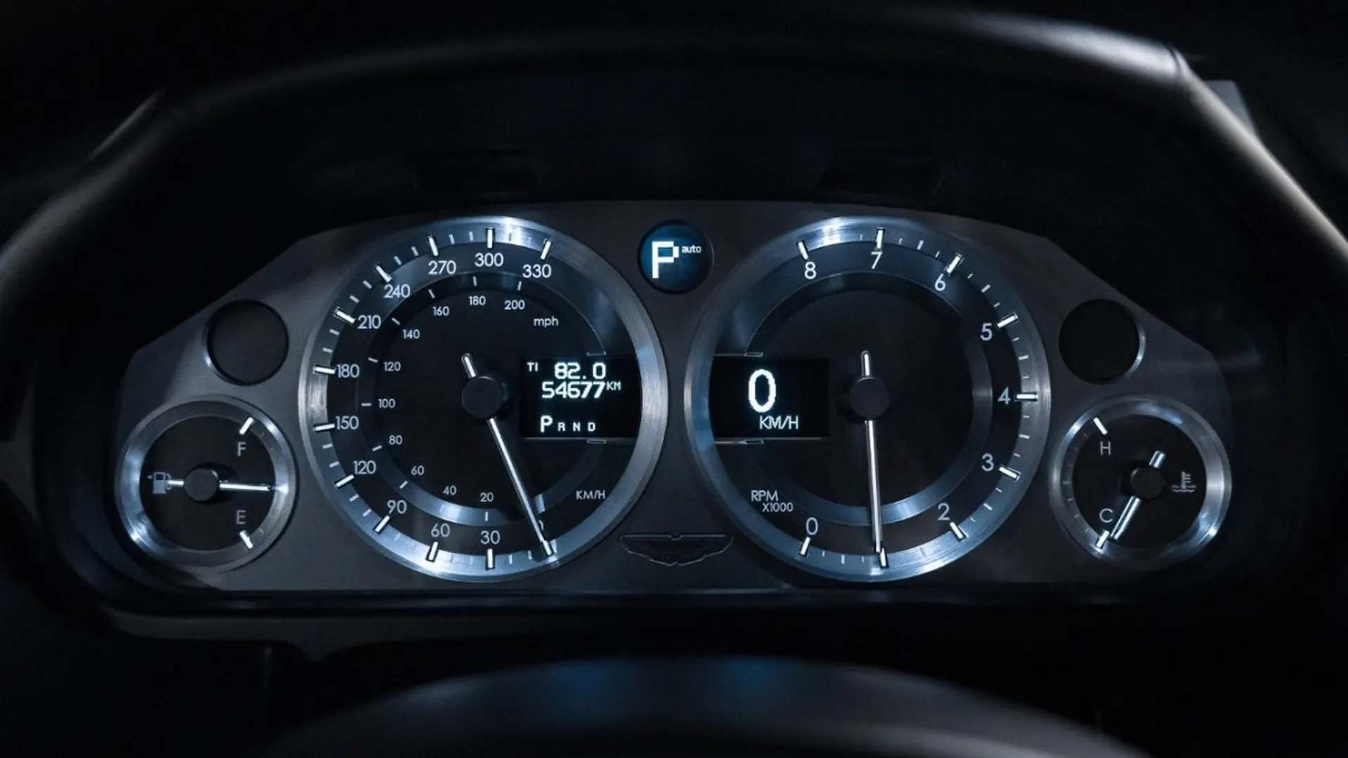 Aston Martin DB9 — photo 25