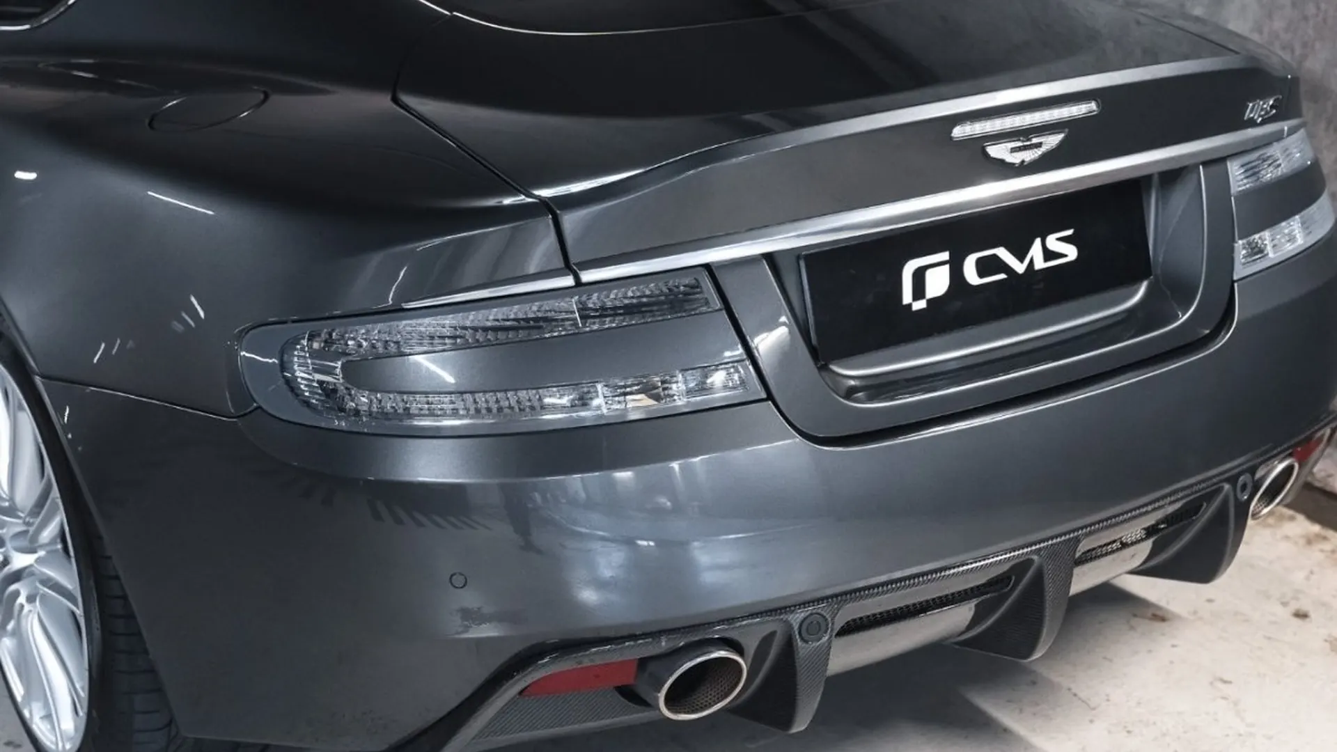 Aston Martin DBS — photo 16